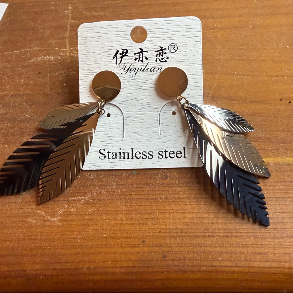 Yiyitian Gold-tone Black Stainless Steel Layered Feather Dangle Earrings NEW - Picture 4 of 7
